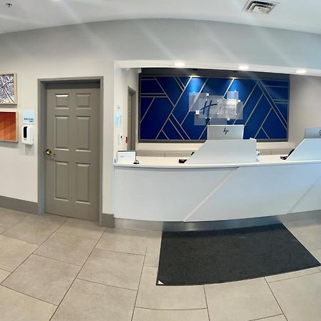 Holiday Inn Express&Suites Marquette, an IHG Hotel Extérieur photo