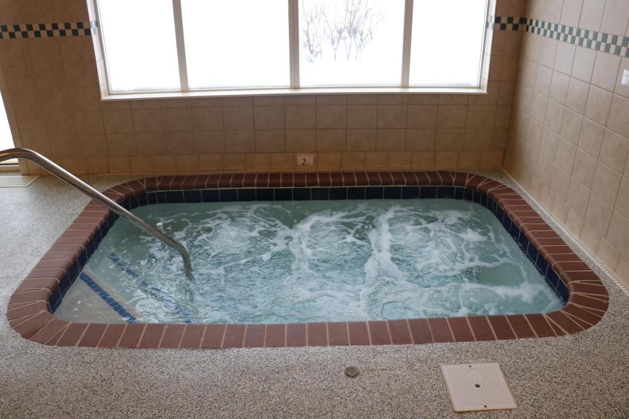 Holiday Inn Express&Suites Marquette, an IHG Hotel Extérieur photo