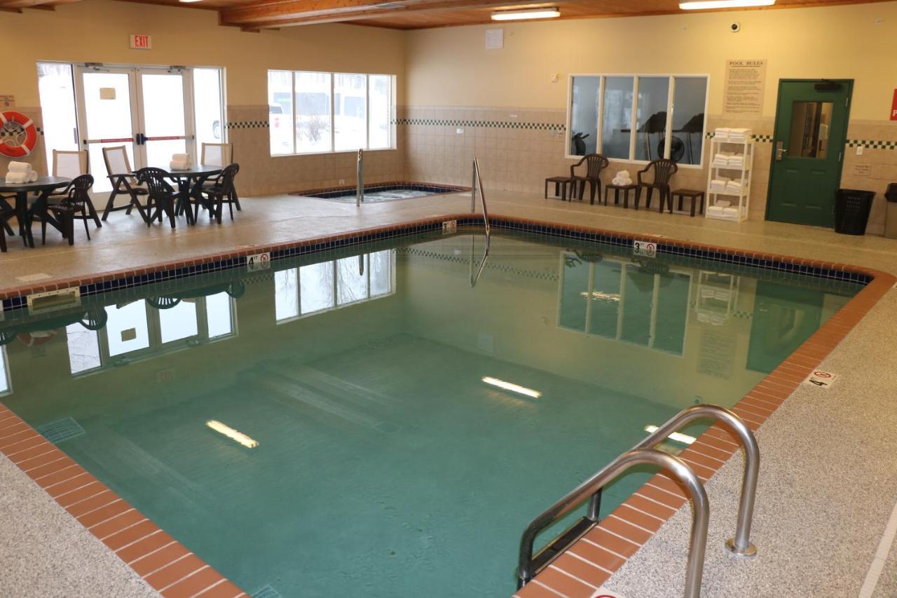 Holiday Inn Express&Suites Marquette, an IHG Hotel Extérieur photo