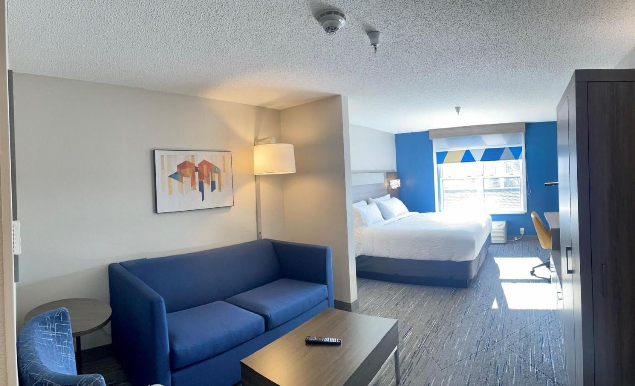 Holiday Inn Express&Suites Marquette, an IHG Hotel Extérieur photo