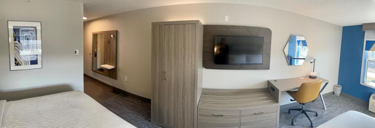 Holiday Inn Express&Suites Marquette, an IHG Hotel Extérieur photo