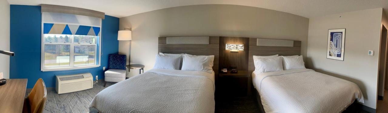 Holiday Inn Express&Suites Marquette, an IHG Hotel Extérieur photo