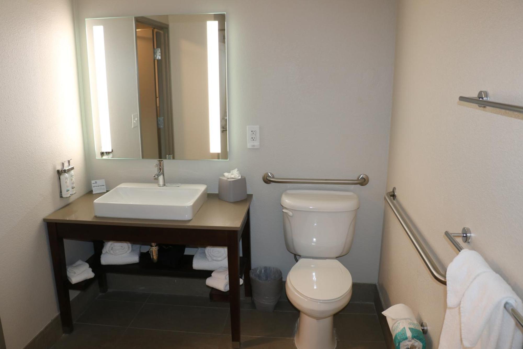 Holiday Inn Express&Suites Marquette, an IHG Hotel Extérieur photo