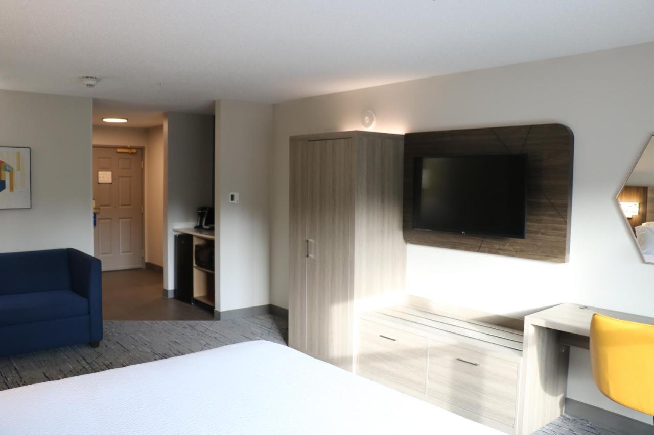 Holiday Inn Express&Suites Marquette, an IHG Hotel Extérieur photo