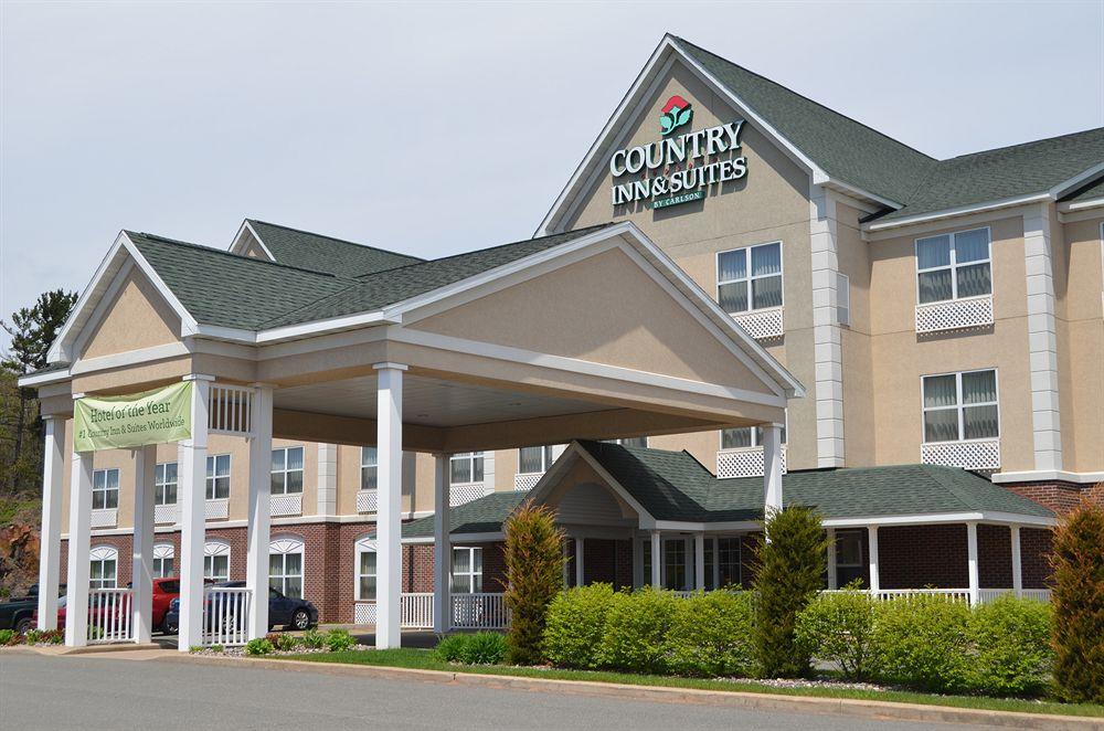 Holiday Inn Express&Suites Marquette, an IHG Hotel Extérieur photo