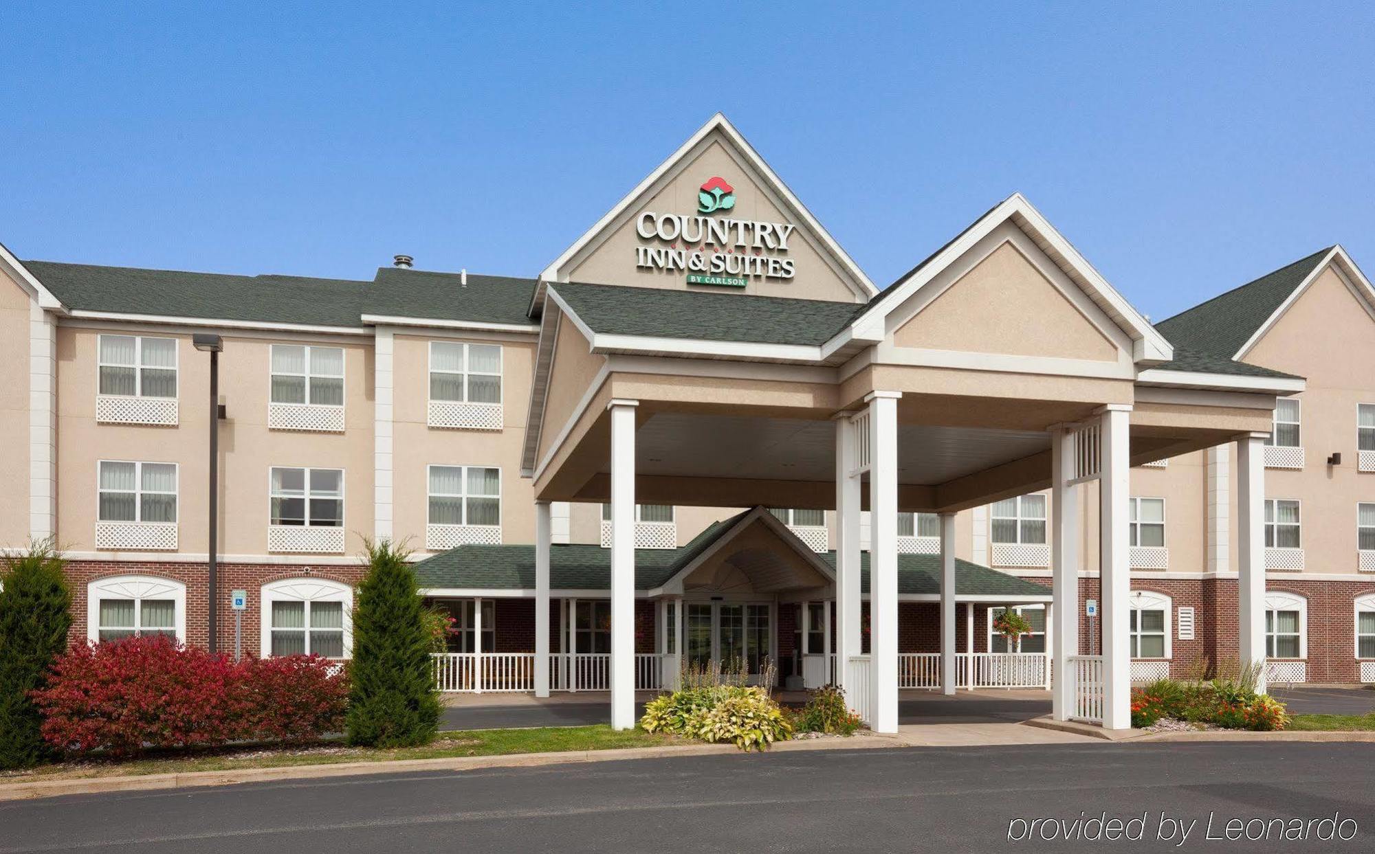 Holiday Inn Express&Suites Marquette, an IHG Hotel Extérieur photo