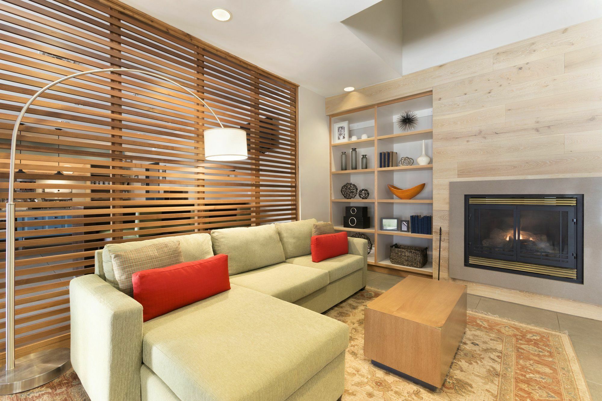 Holiday Inn Express&Suites Marquette, an IHG Hotel Extérieur photo