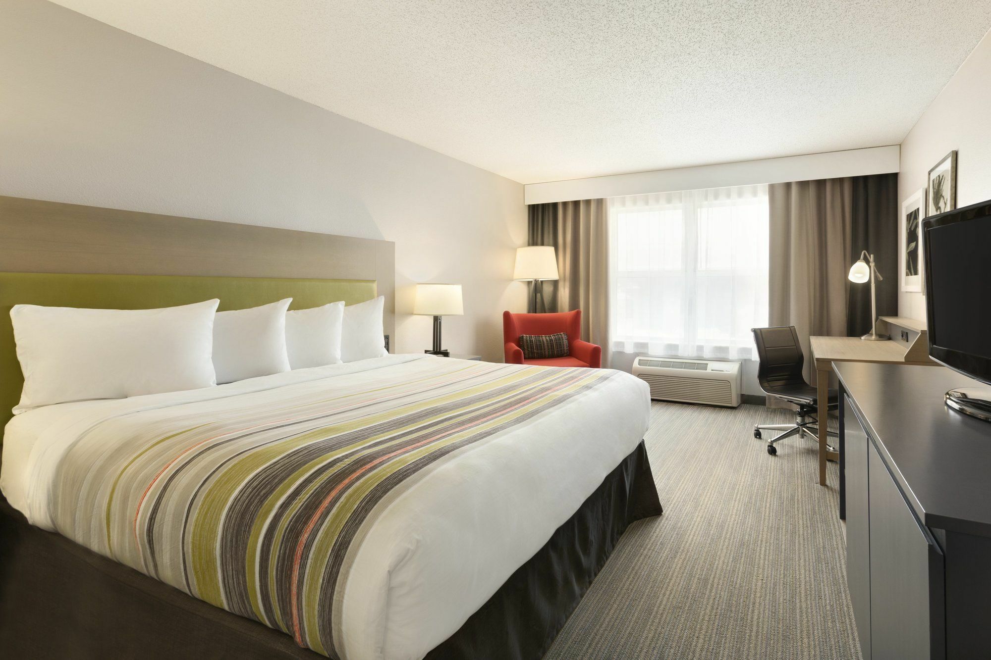 Holiday Inn Express&Suites Marquette, an IHG Hotel Extérieur photo
