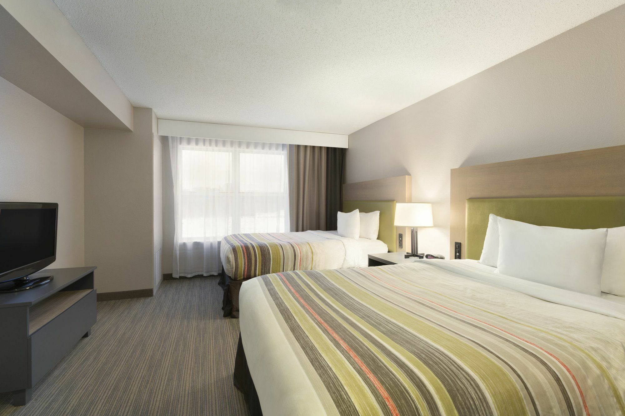 Holiday Inn Express&Suites Marquette, an IHG Hotel Extérieur photo