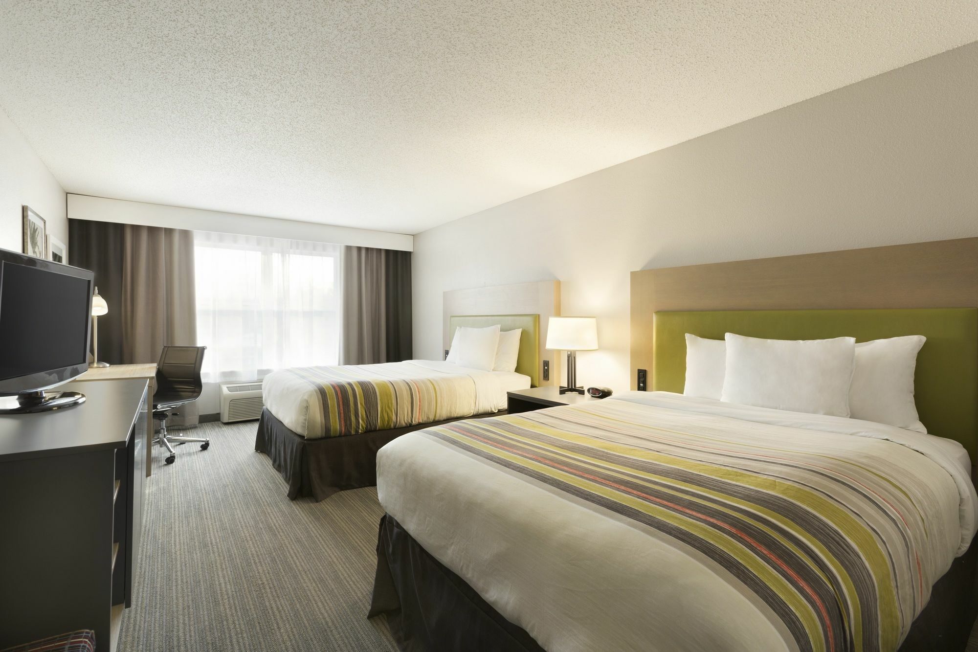 Holiday Inn Express&Suites Marquette, an IHG Hotel Extérieur photo